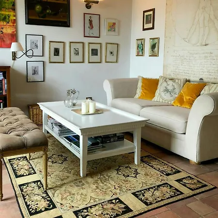 בית נופש Stone House With Views Of Langhe Valley Gorzegno